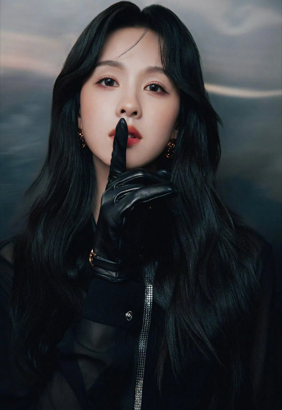 陈都灵全黑系最严厉的母亲全然严厉，全体起立 