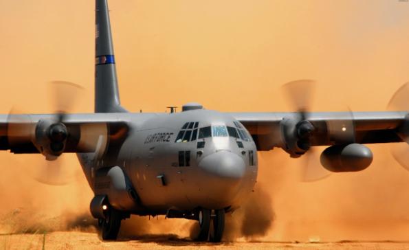 《纽约时报》称救援另一名飞行员时，两架130运输机因故障被困。

可真相，可能更