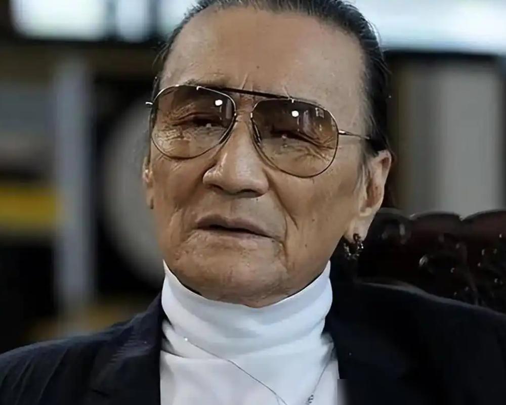 谢贤的扶灵名单，就是一本人情结算单
 
谢贤离世之后，很多网友都在热议扶灵人选。