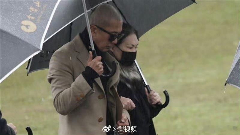 S妈回应被曝让具俊晔放弃遗产台媒7月11日爆料称，S妈曾让具俊晔签署放弃大S财产