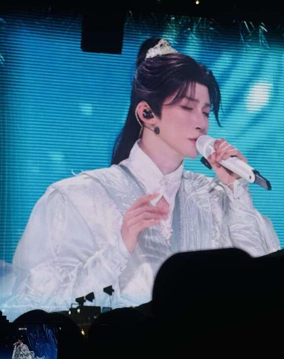 一吻天荒
刘宇