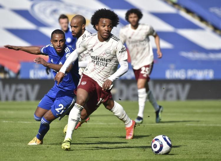 提前2年解约！威廉：很多人说我不该离开蓝军，我在枪手很不开心4月7日讯 切尔西功