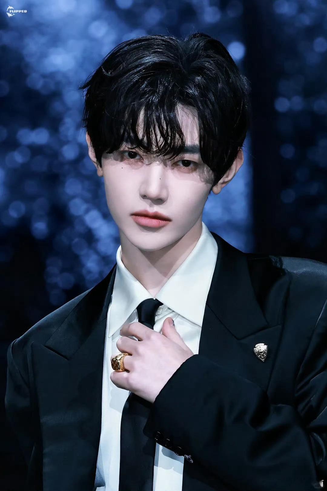 章昊微博之夜红毯，现实版玩偶！震撼人心的美貌！ 