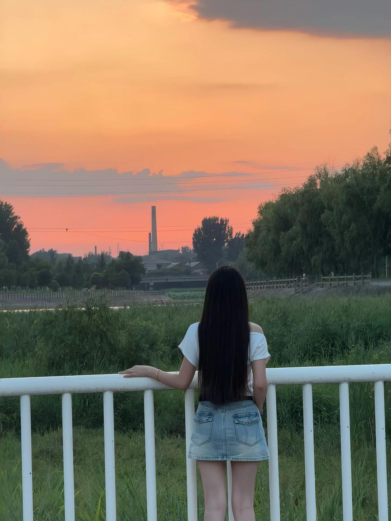奉劝大家
只要你的孩子是亲生的 
千万不要

把他逼成跟你像仇人一样。

别张嘴