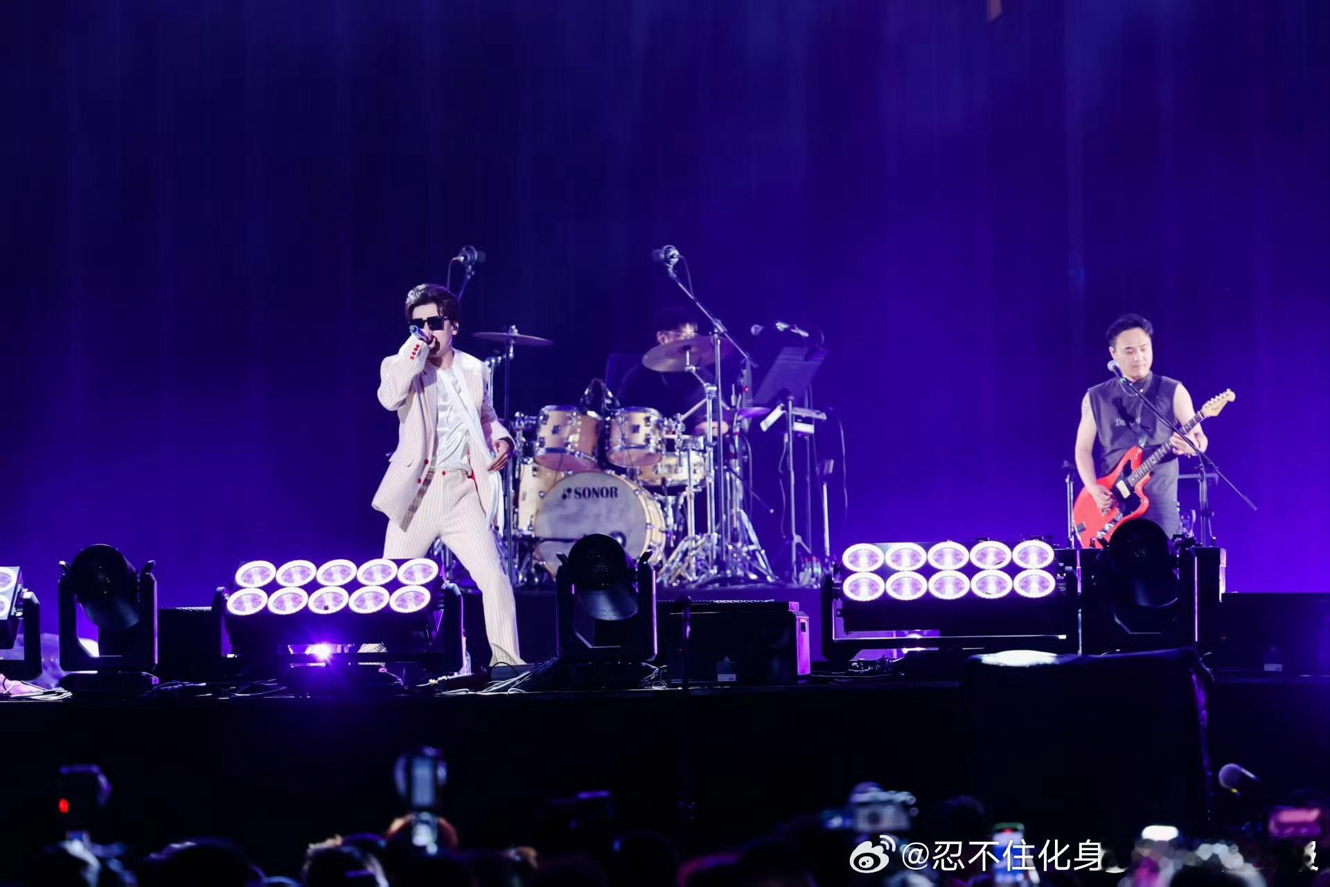  岁月不改摇滚本色，王啸坤银河少年态度鲜明，依旧是当年我型我秀勇敢追梦的少年王啸