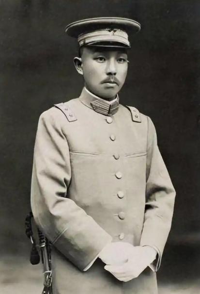 1949年，重庆解放前，我党派人找到杨森，提了四个条件，杨森说：“第一条我保证做