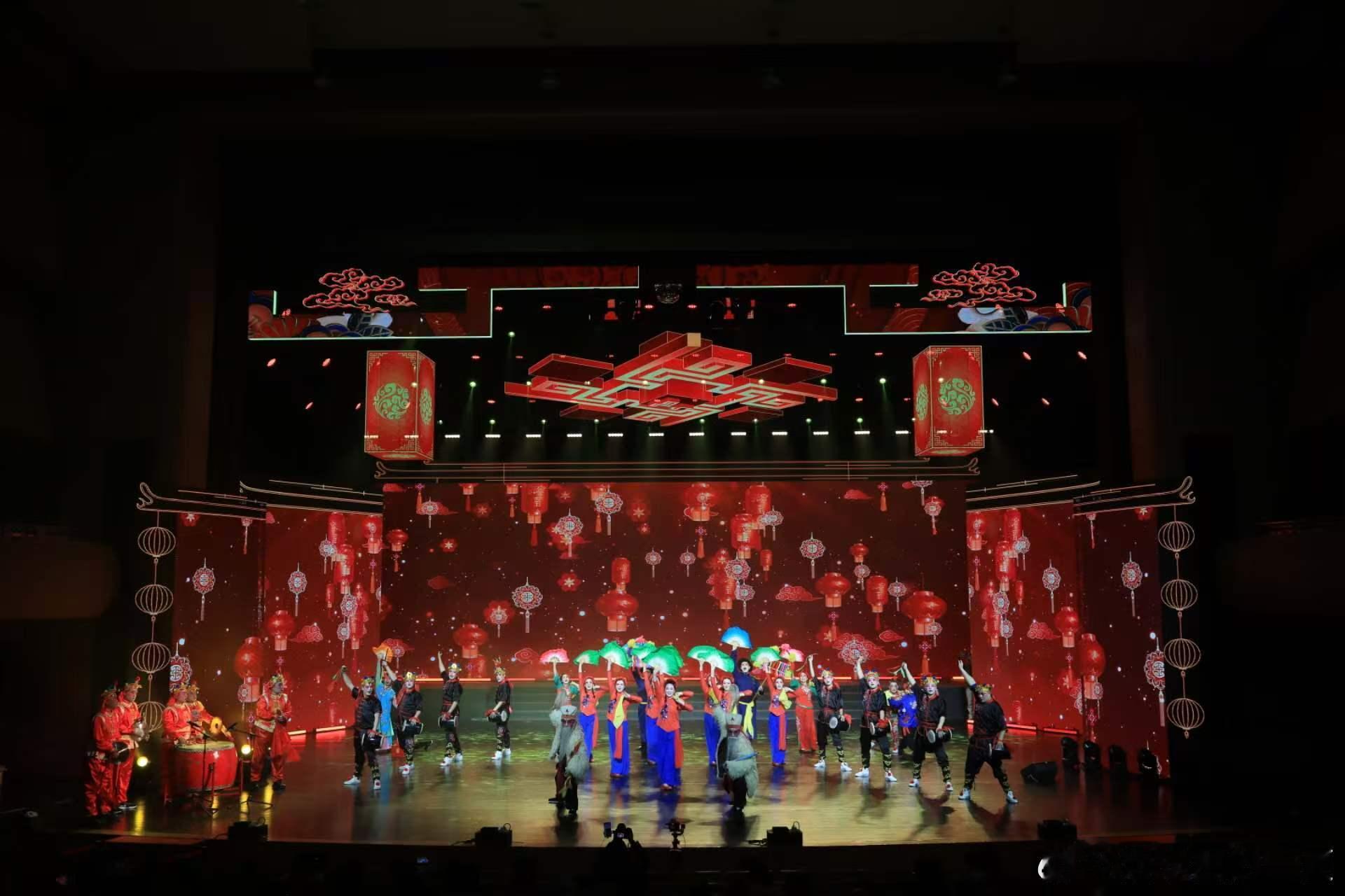 海阳大秧歌压轴2026山东非遗春晚数十个角色各司其职，阵式变换行云流水！海阳大秧