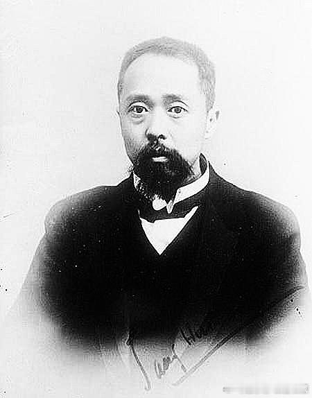 历史知识历史人物﻿ ﻿ 靖武将军汤乡铭赠刀    “汤芗铭是中华民国的缔造者之一