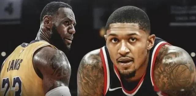 名记爆惊天猛料，比尔下家恐曝光

奇才在接连无缘季后赛后，球队对于核心球星极为不