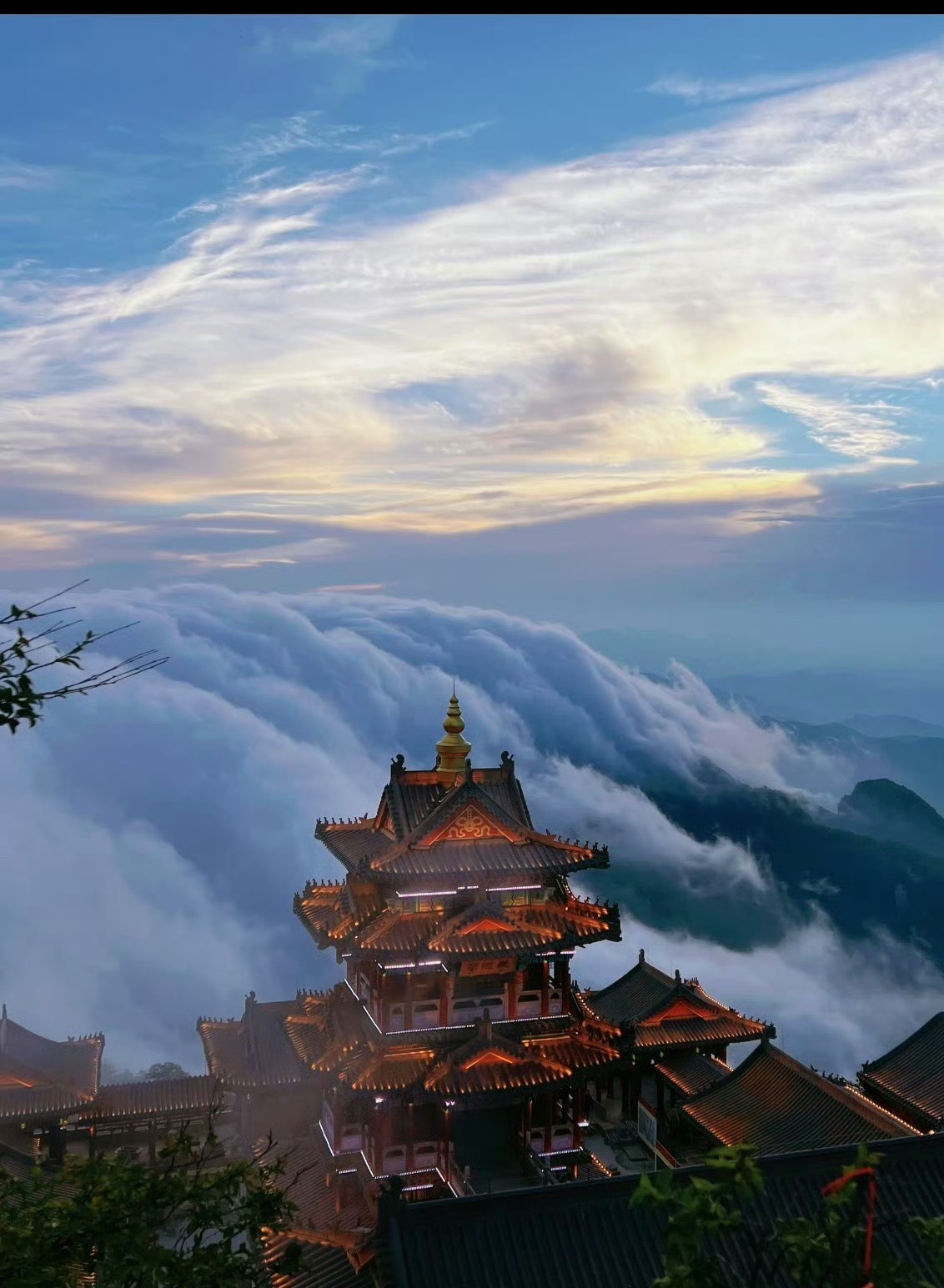 月薪6万 001号老君山云海观察员定了老君山景区7月16日公布了“云海观察员”选