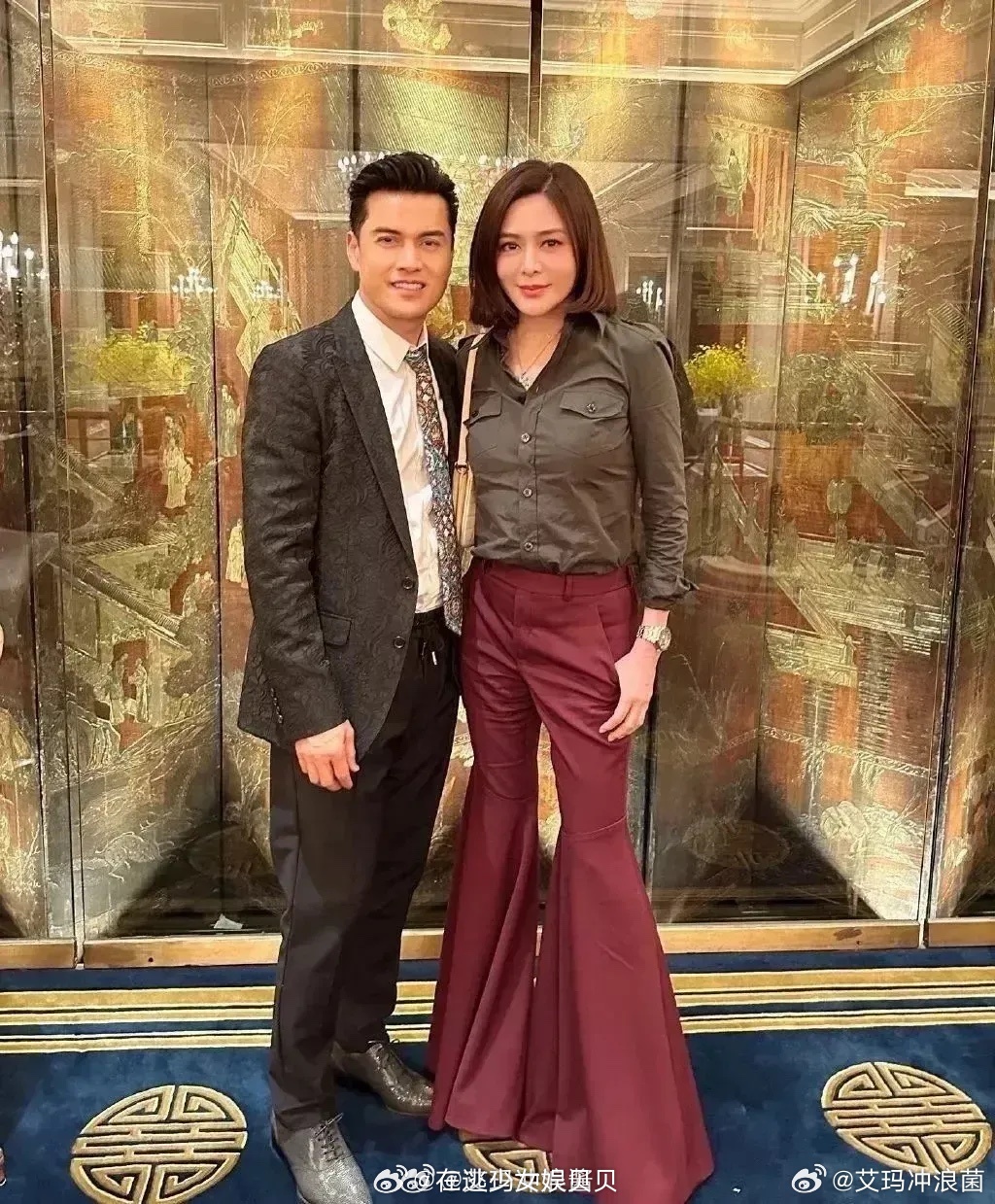 这两人是吃了防腐剂吗，都60多的人了，居然还是那么年轻，男的帅，女的美！！！ 