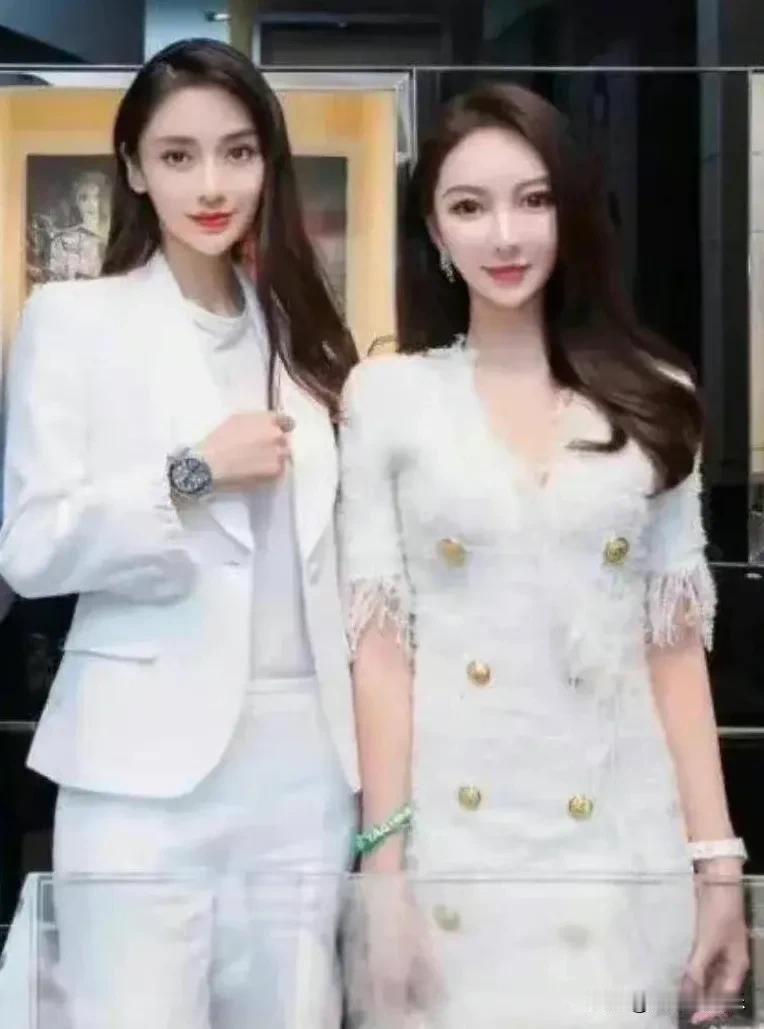黄晓明的品味一直未变，只是对现任越来越包容了......