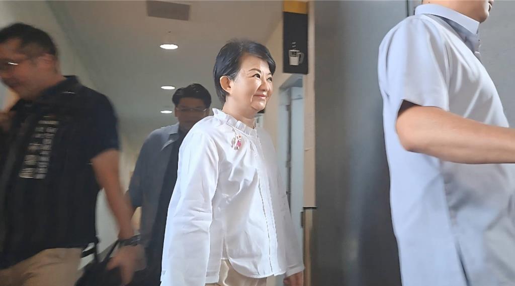 特朗普称不希望“台独”，刘世芳罕见不受访，卢秀燕也微笑不回应
中美峰会落幕后，美