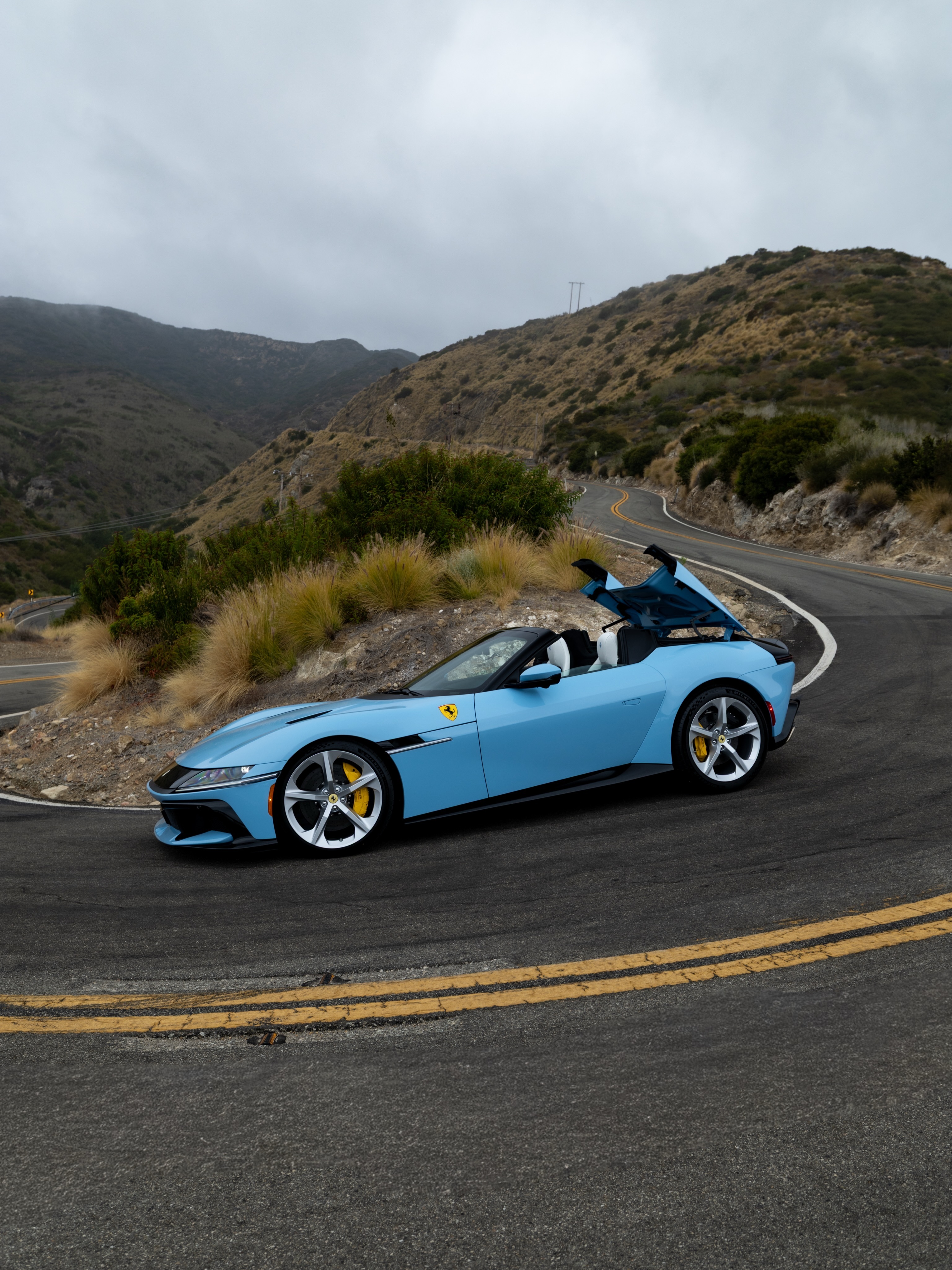 Ferrari 12Cilindri 油漆：Azzurro la Plata 