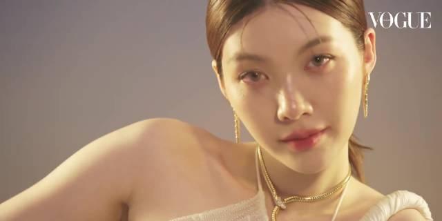 妈咪太贵气了
Orm Kornnaphat x Bvlgari x VOGUE
