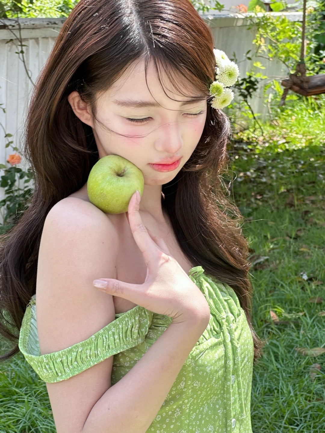 爱就像青苹果🍏 ​​​