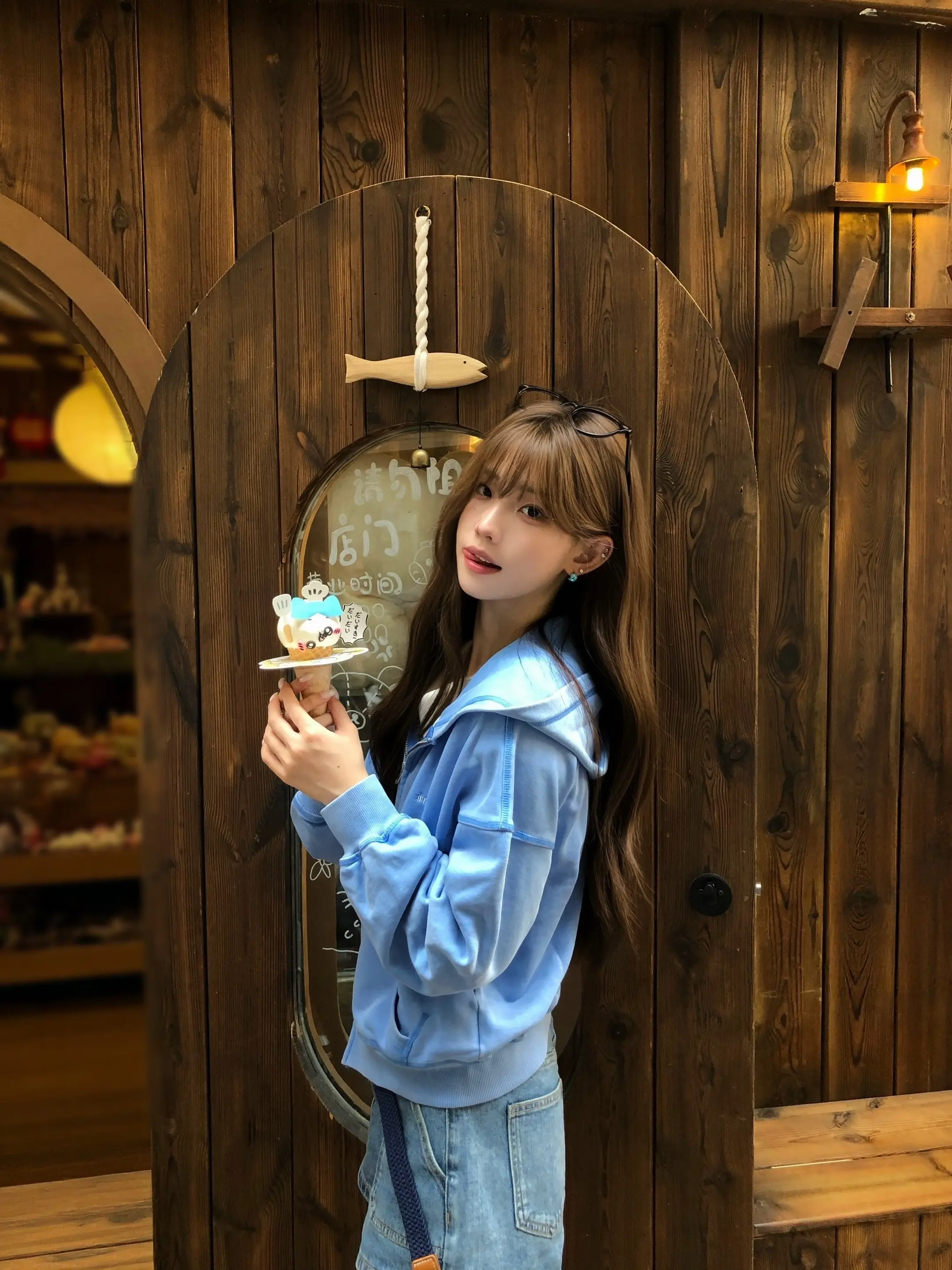 看着你的笑我好像就足够