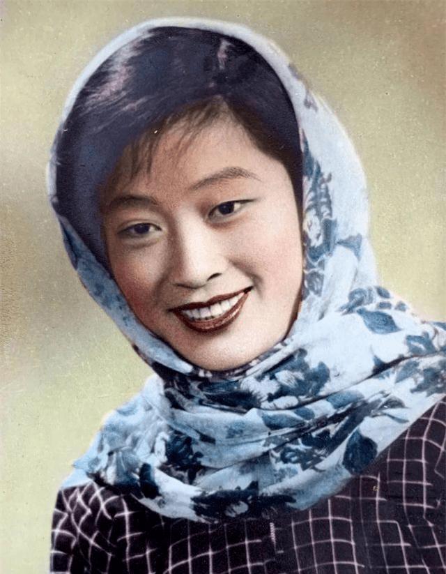 当年，秦腔演员孟遏云有一个怪癖，无论是不是和朋友一起或者其他人，她从来都不在公共