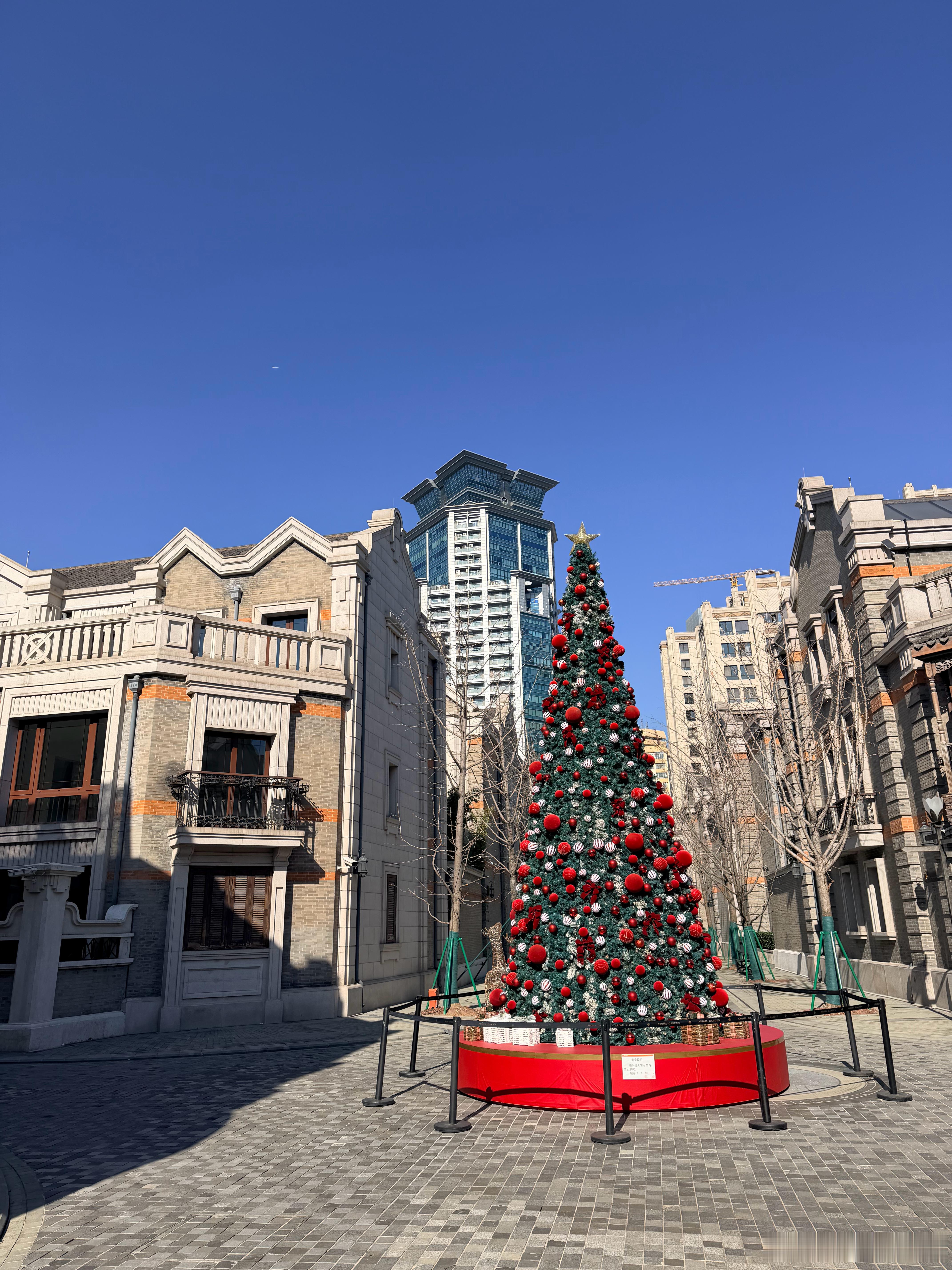 上海最大的魅力不是很多人说的繁华时髦，它的核心价值在于提供了一种高度秩序化下的个