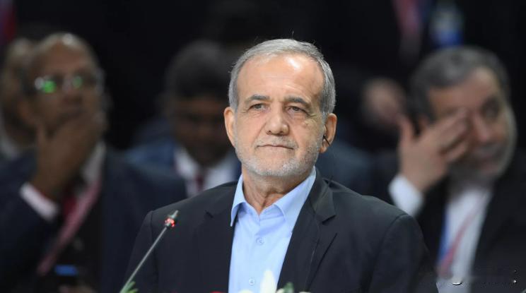 伊朗和俄罗斯惺惺相惜。伊朗央行行长称，伊朗和俄罗斯贸易已全面放弃美元，采用本币贸