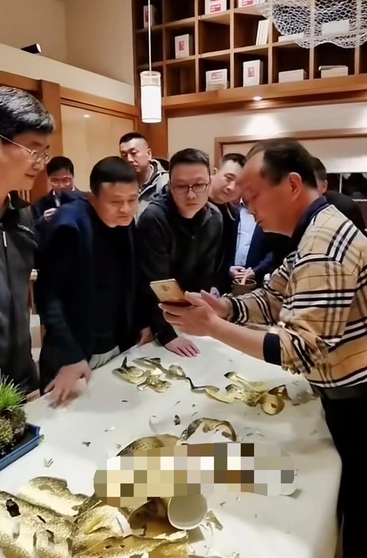 我发现今年已经61岁的马云随着年龄的增长好奇心却一直没有减少，他始终保持对各种新