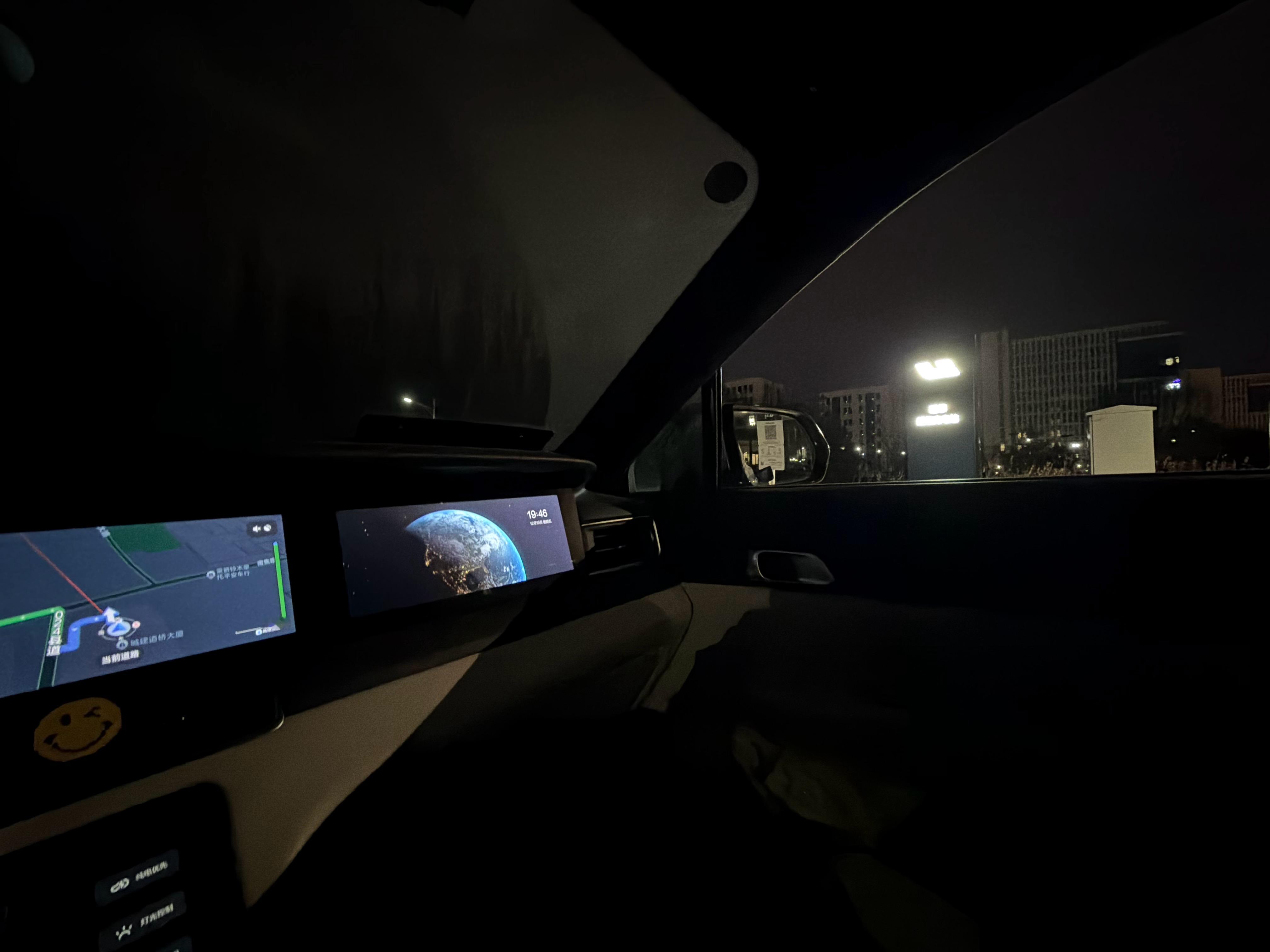 周五的下班，速速补个电然后回家又打开一家新理想超充站理想汽车理想汽车