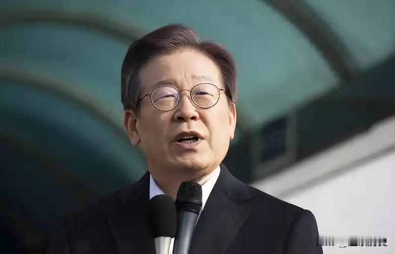 据报道，韩国总统李在明发表了“将探索韩中互利合作方案　持续提升互信”的言论
不得