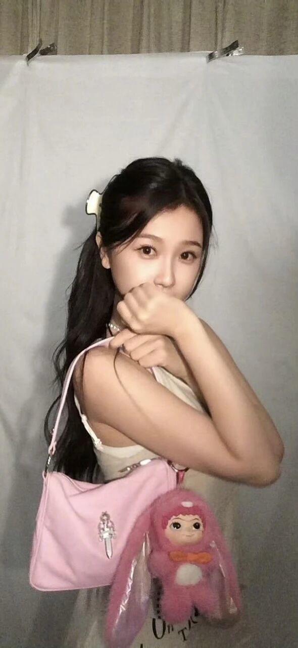 虞书欣 清纯女孩