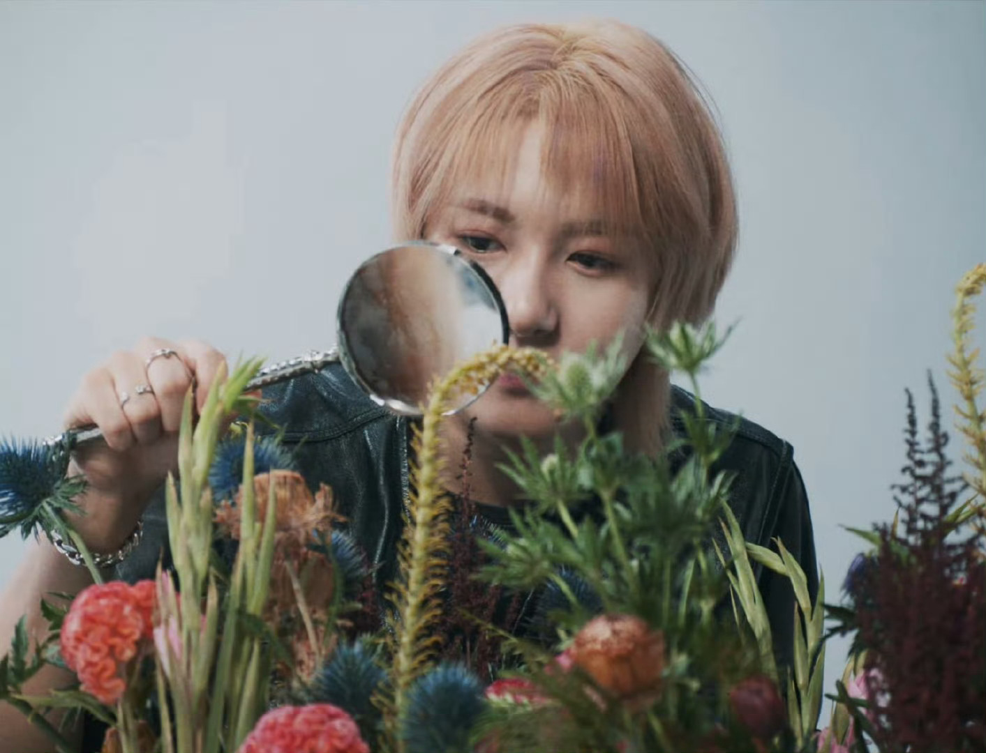 和花一样漂亮的仁俊呐💐💐#黄仁俊回归预告状态# ​​​