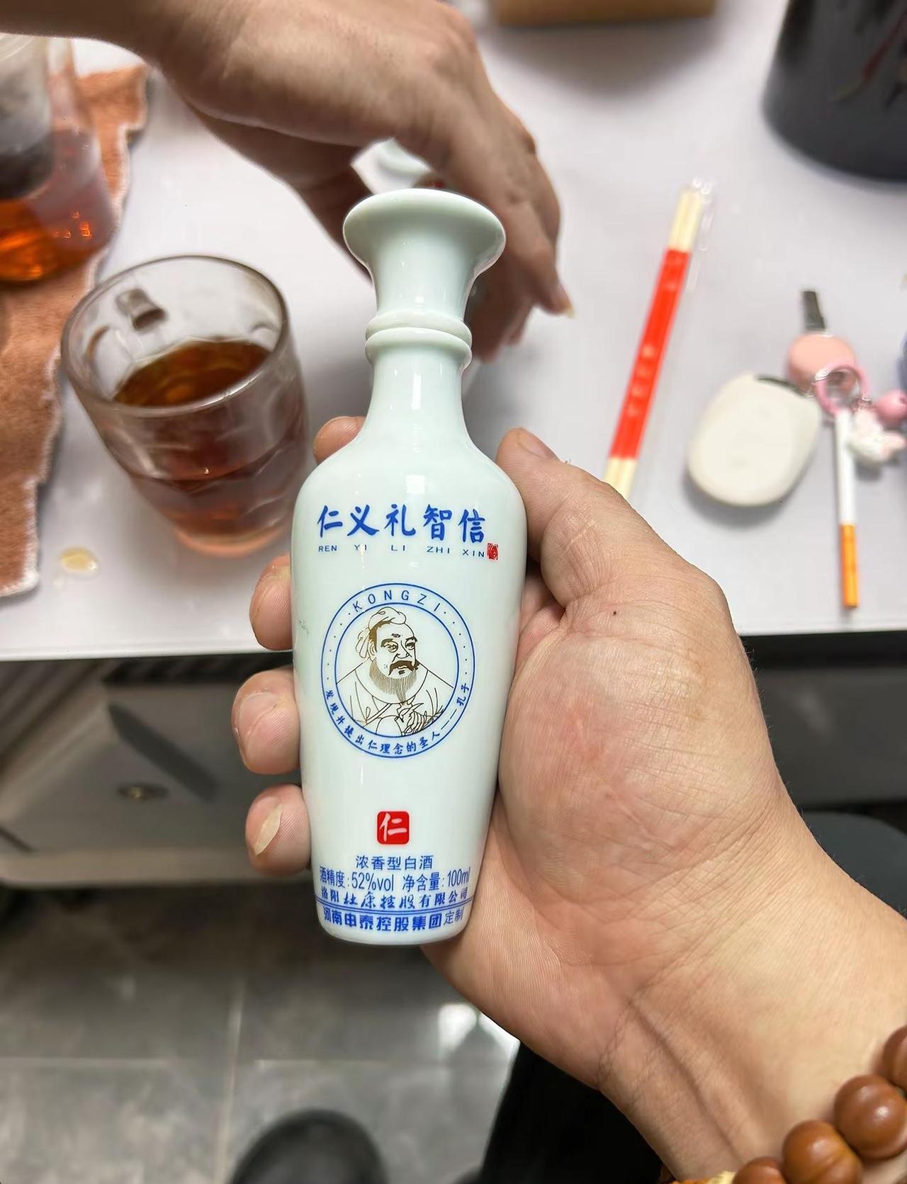 真正的自由，从来都是自己给的，你曾以为的刻骨铭心，于他人早已翻篇。所有关系的结束