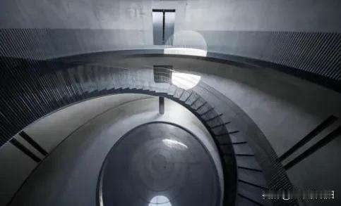 必须高度警惕！2025年10月12日，一位日本人在中国最重要的水源地，修建的美术