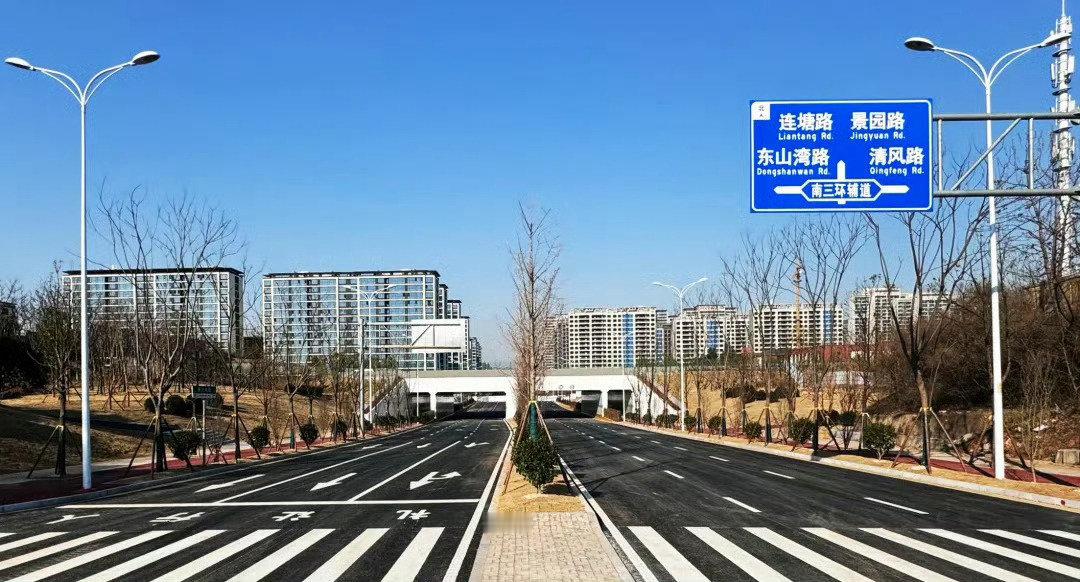 【长沙又一重要通道建成！靳江河路穿三环线项目现已完成建设！】1月16日，走进靳江
