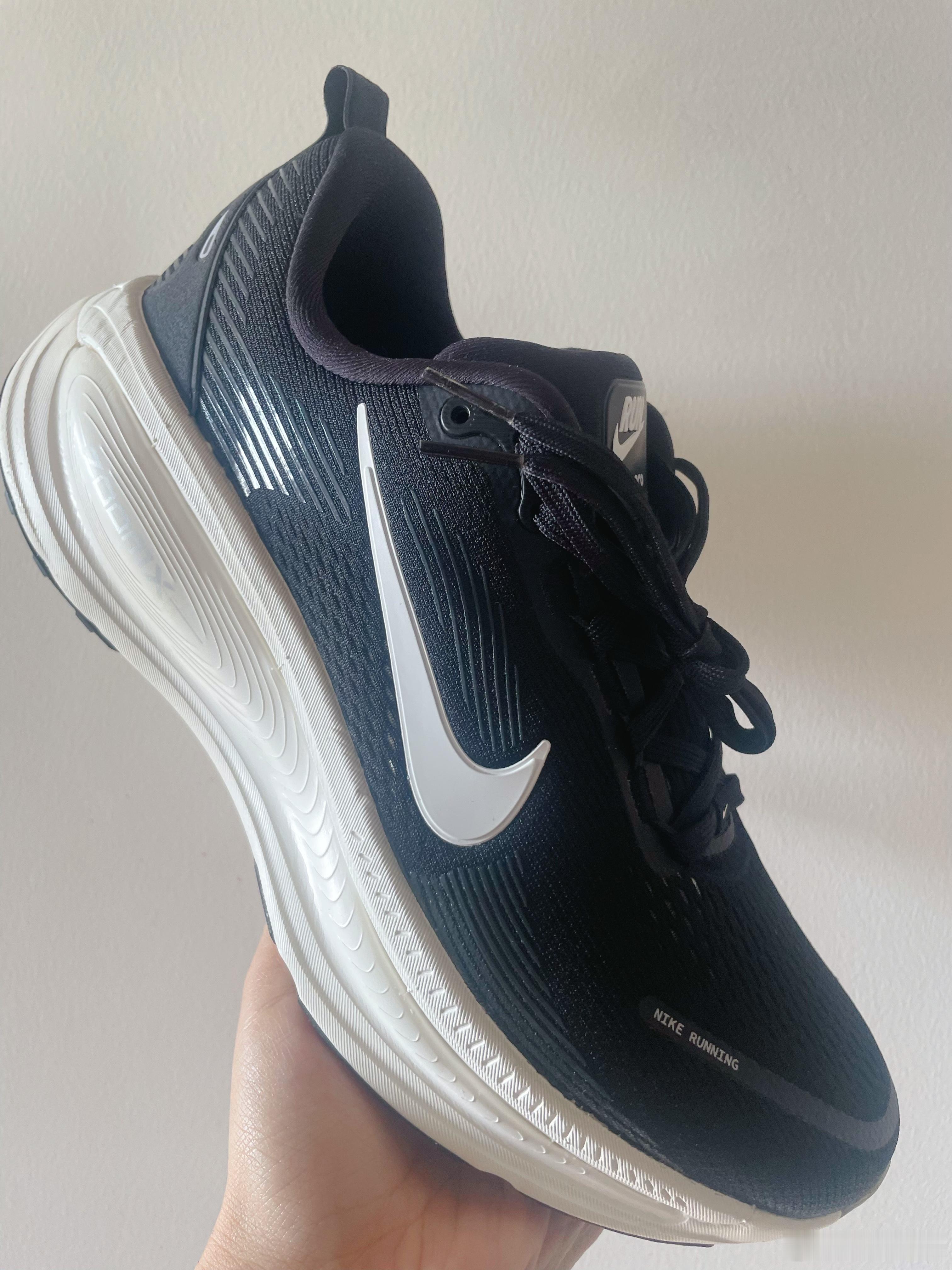 【Nike 迈柔18 舒适开启每一步】 今天开箱是一双耐克在上半年推出的顶缓跑鞋