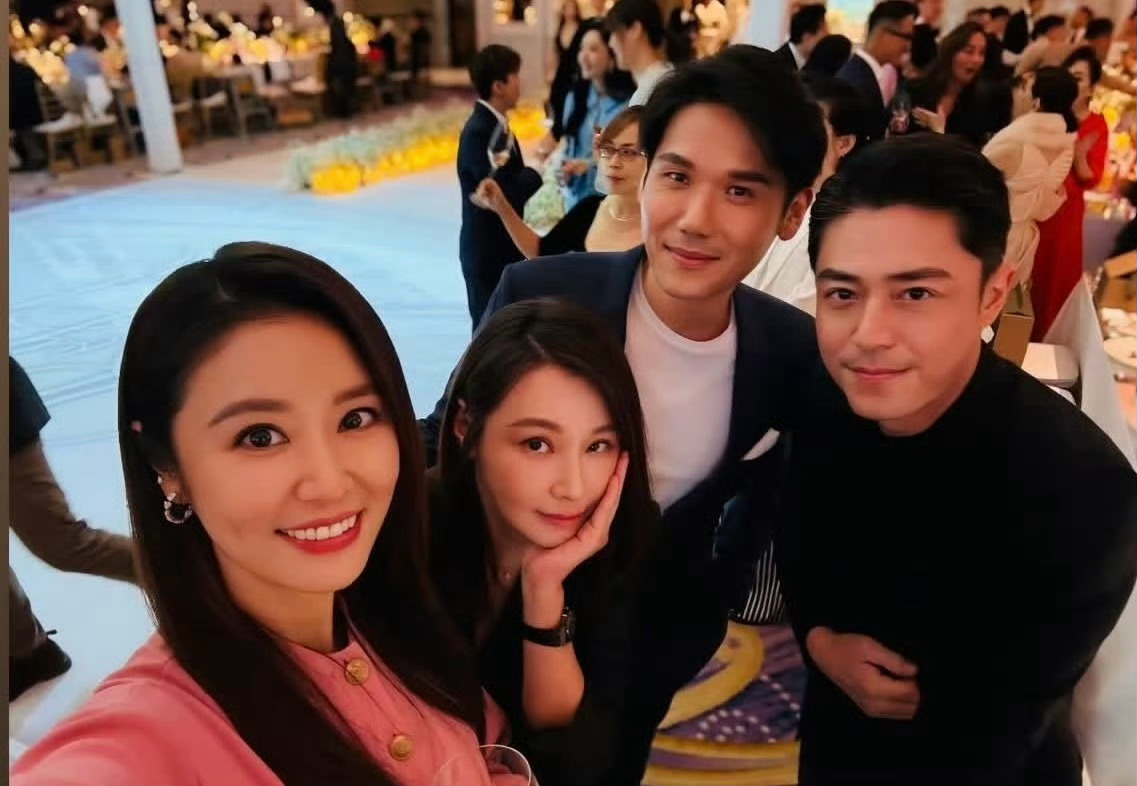 霍建华林心如去参加邱泽许玮甯的婚礼了！邱泽许玮甯一家三口首同框霍建华林心如参加邱