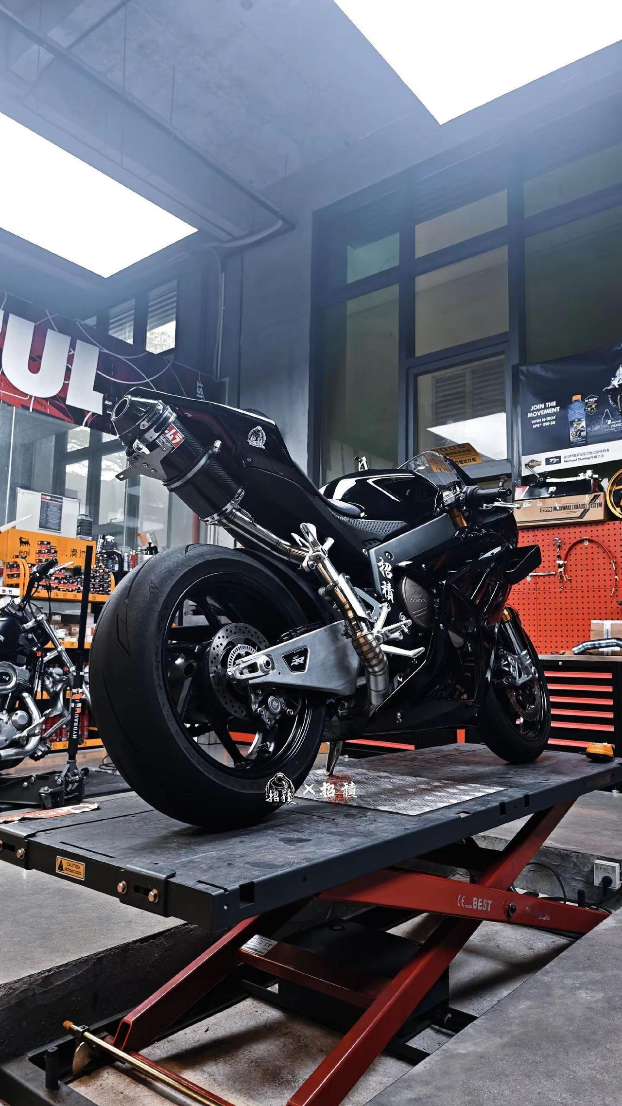 张雪820rr★招積★高位中出——木田F 8，适配820全系车型 招積 ARRO