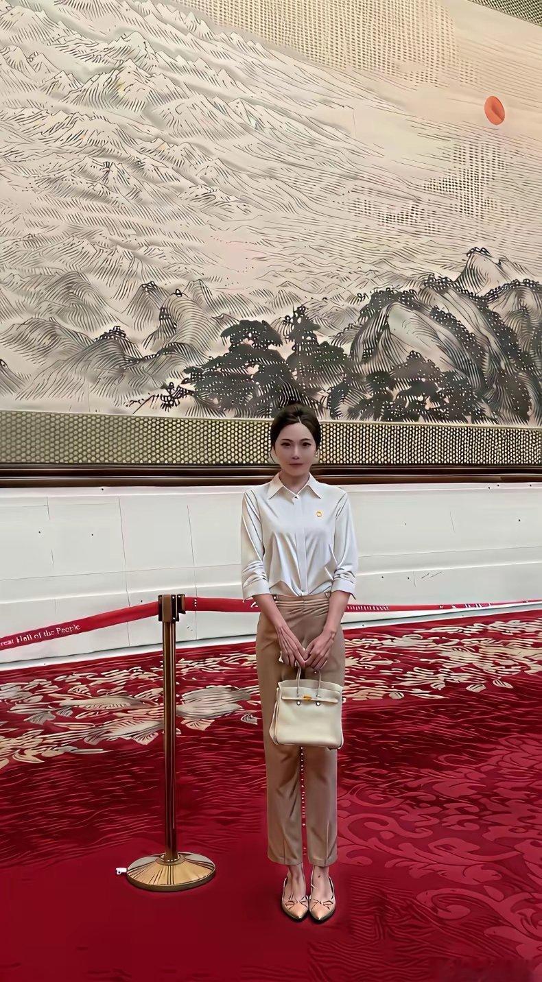 她在体制内属于什么级别领导呢！ 