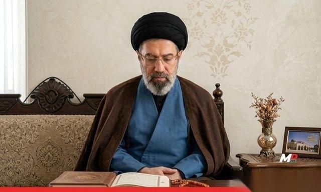 哈梅内伊刚走，伊朗权力的空档期还没过，二儿子穆吉塔巴接班的消息就满天飞。这时候，