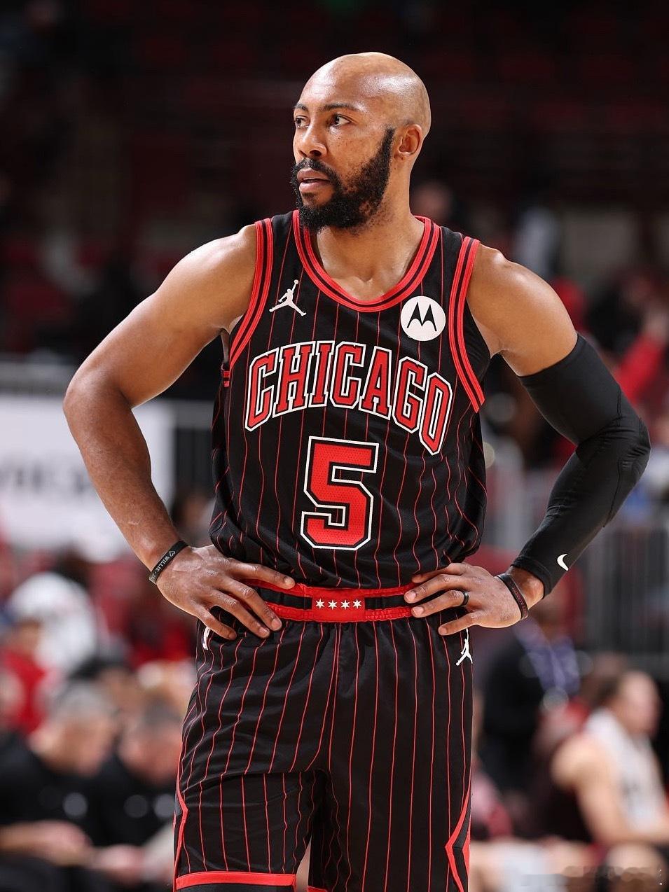 为达成交易，公牛裁掉后卫杰文-卡特！ 