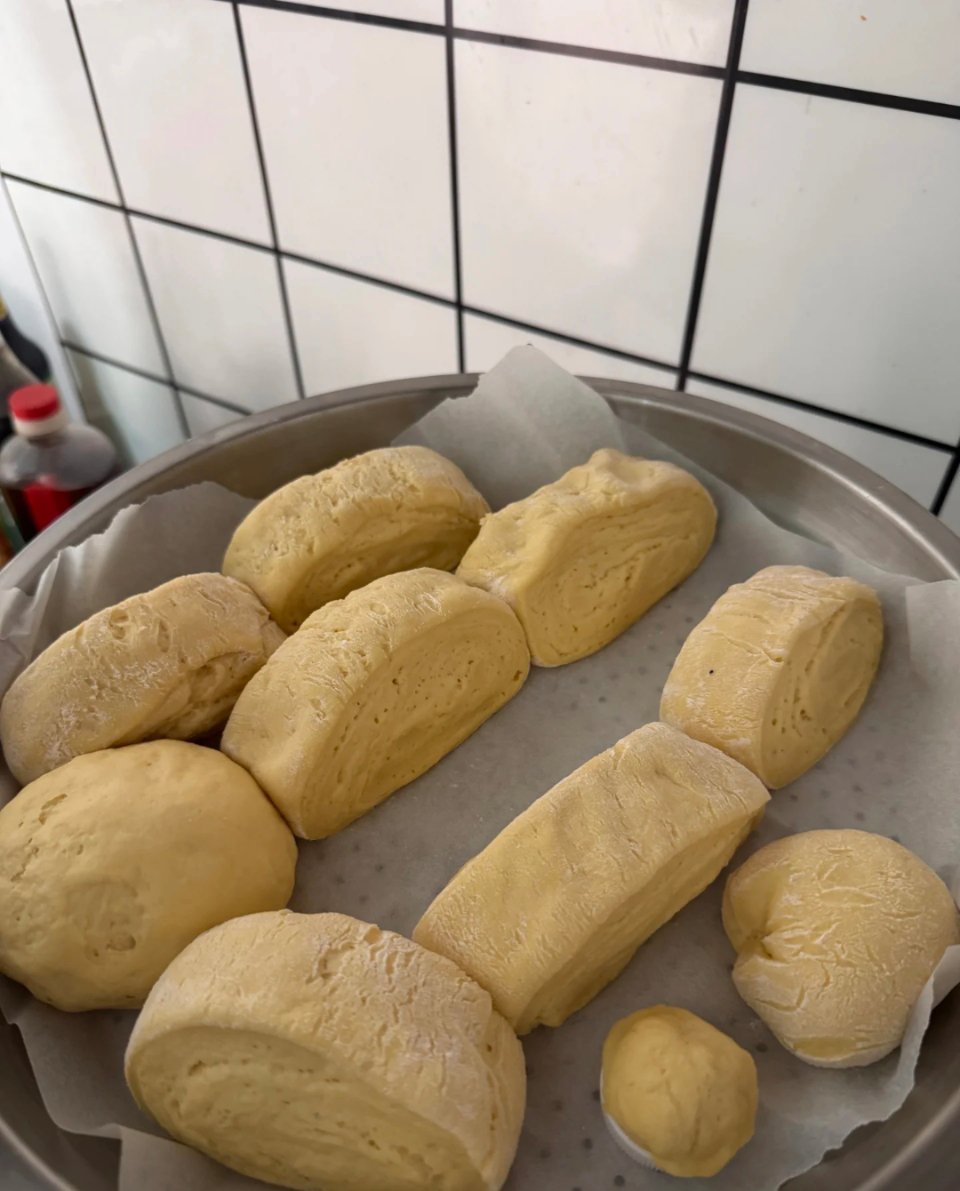 挑战水光肌馒头，但是为什么！塌了呀🥹三揉三醒之后又醒发了一晚上是不是醒过头了有