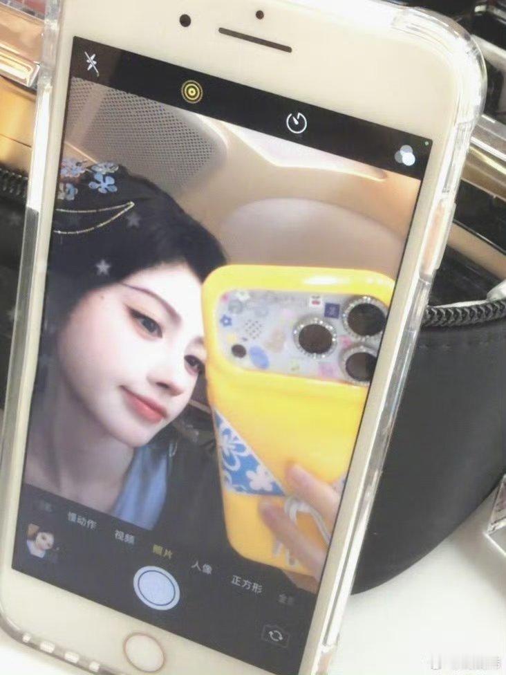 鞠婧祎你还有一张自拍没有发出来