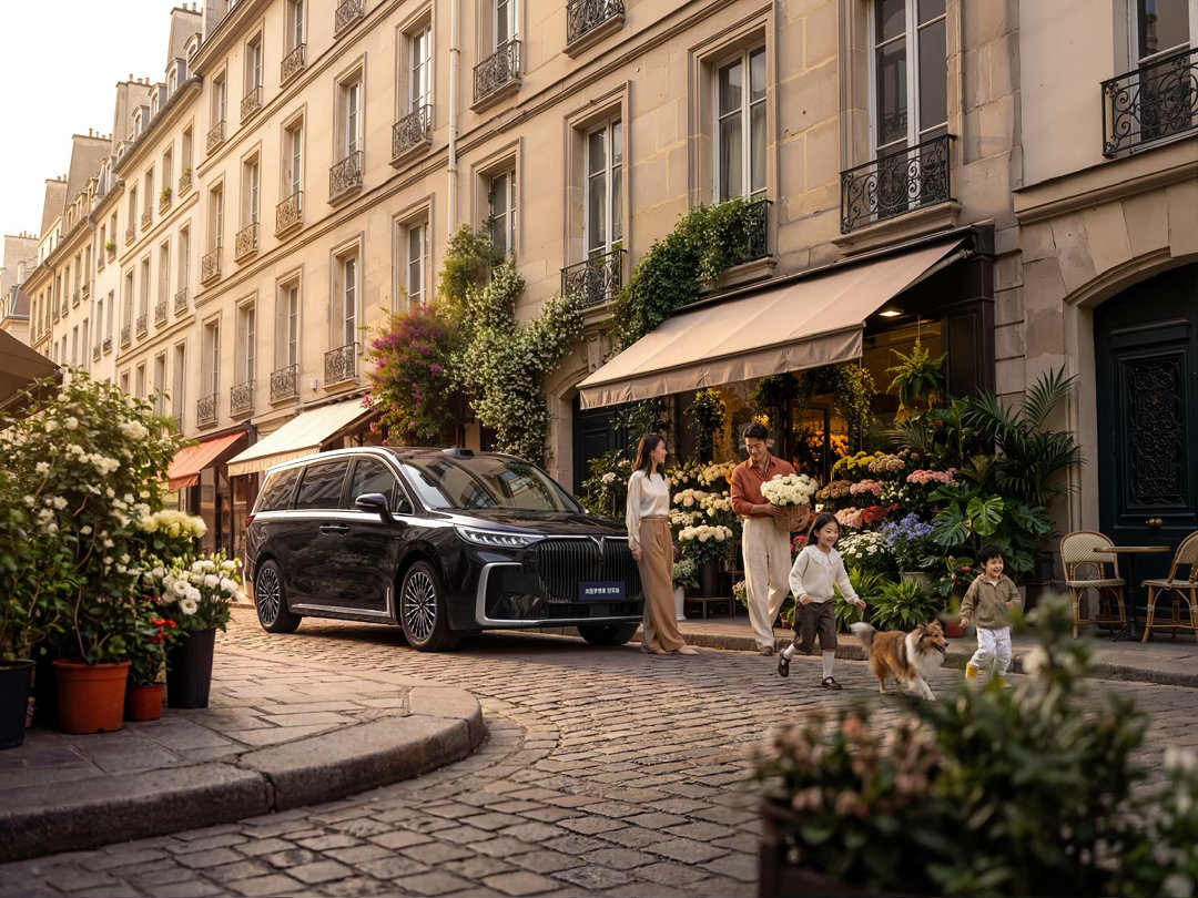 岚图梦想家这两年异军突起，连续斩获业内更具标志性意义的大奖，比如：2024全年、