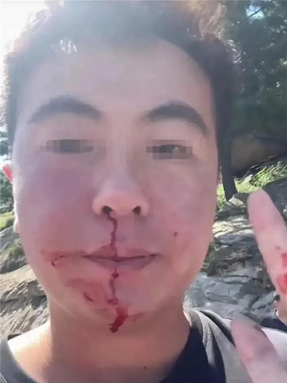 看到青岛路虎女王某辱骂、殴打对向正常行驶的林某某，刚开始我非常不解，王某某作为堂