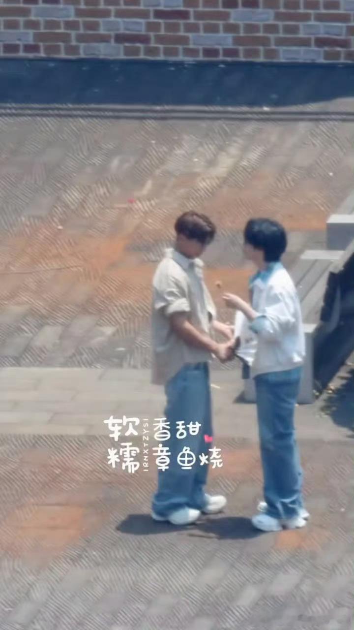 贺峻霖教阿如那表情管理五十公里桃花坞 贺董事业版图持续扩张，615MCN口碑暴涨