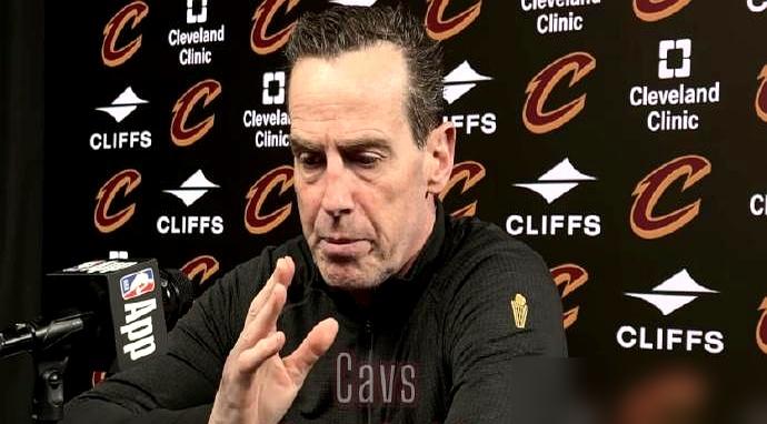 哈登，去年抢七8中2，7分-29。这哥们儿，活脱脱把下半场给干沉默了，就离谱。