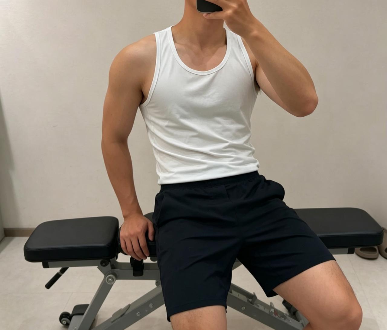 今天是你的运动系男孩背心穿搭 白背心yyds