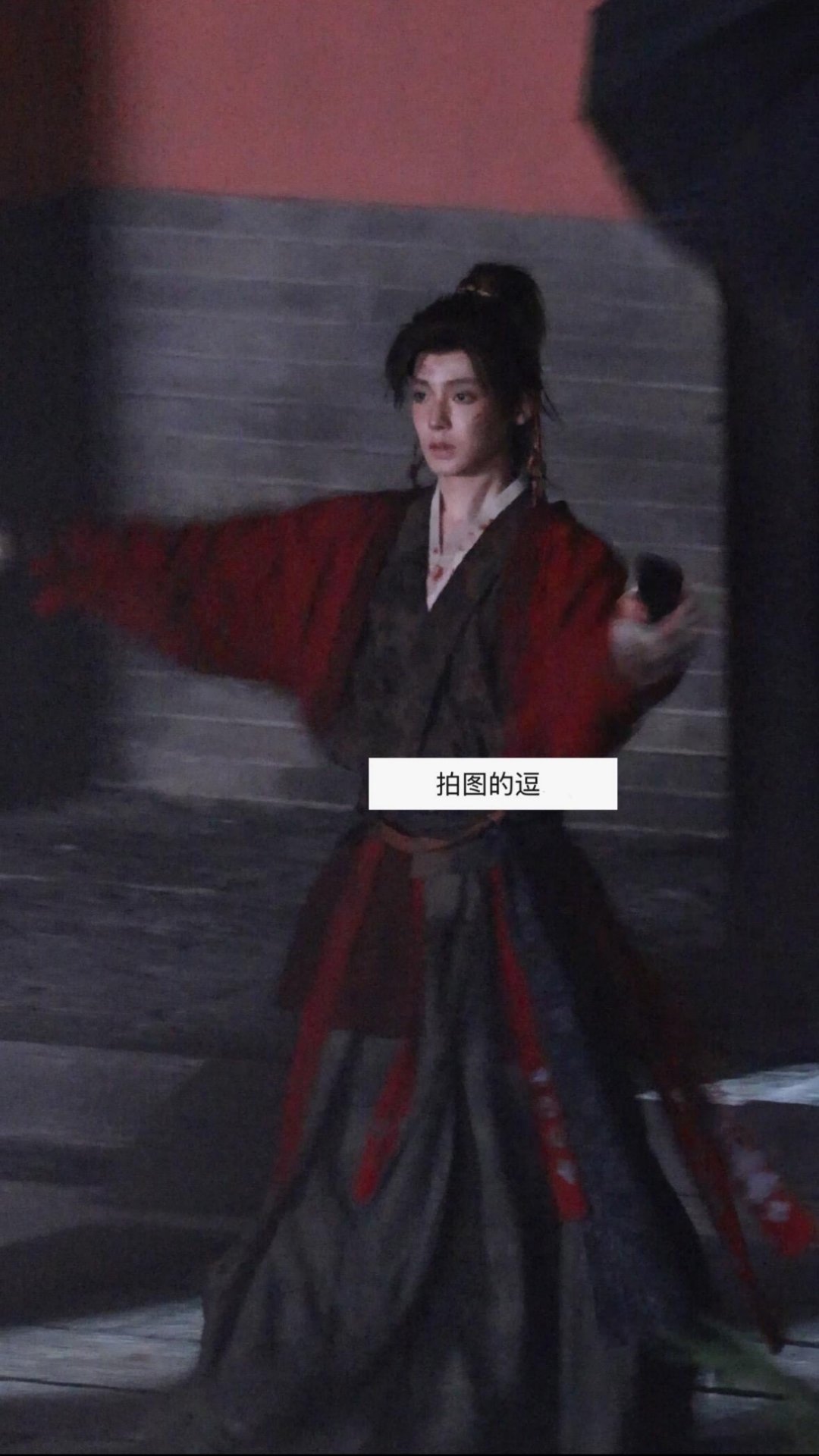这居然是侯明昊代拍生图。。好权威的颜值萌的要命[泪奔][泪奔][泪奔] ​​​
