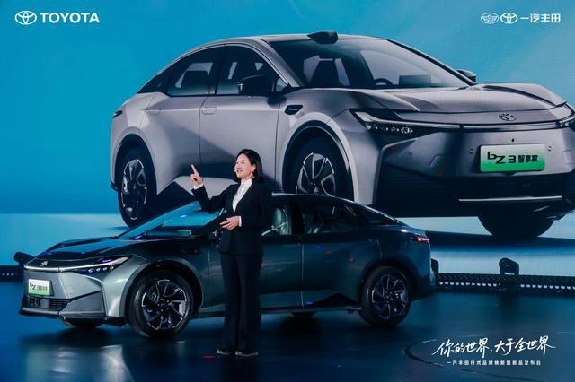 从16.98万到9.38万，丰田B级纯电突然降维：bZ3到底值不值得买？

价格