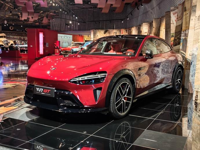小米 YU7 GT 1号车主是？
北京汽车博物馆。
相当于给中国新能源车的性能时