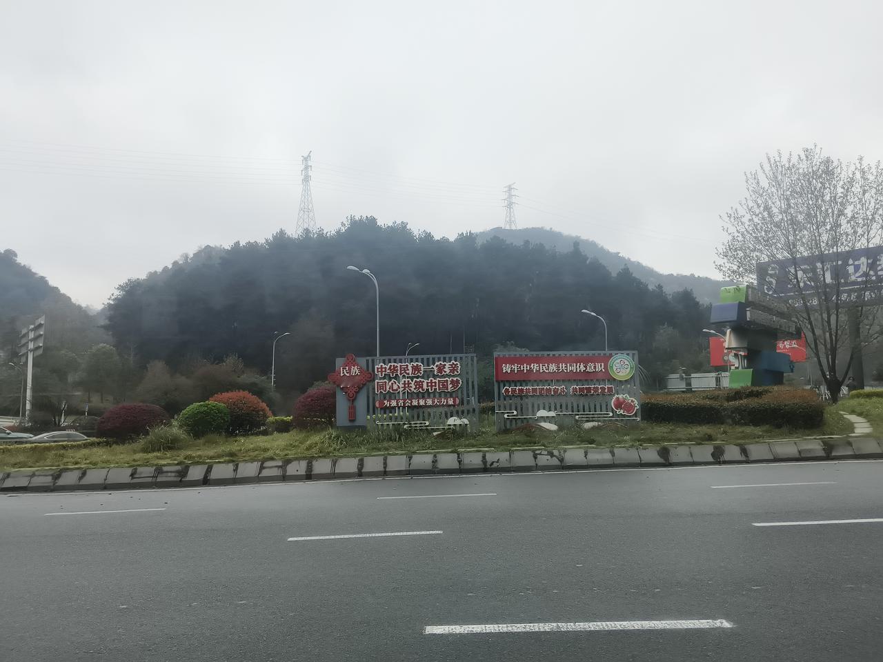 内塔尼亚胡袖审判
         内塔尼亚胡被审判这事可太有看头了。他面临着欺