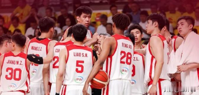 中国男篮82-78逆转塞尔维亚FMP！王俊杰18+14闪耀全场，新生代全员亮眼